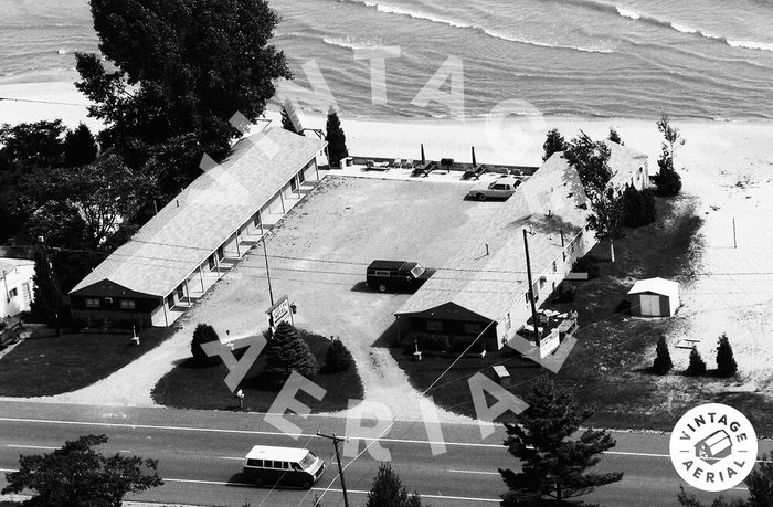 Cedar Lane Motel - Cedar Lane Motel (newer photo)